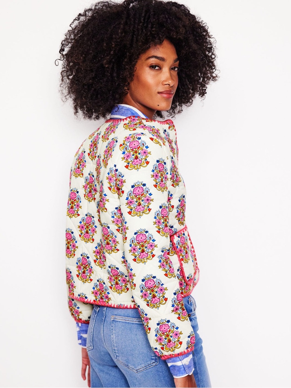 Boden Chelsea Quilted Jacket In Wildflower Stamp White Pink Size 6 - Picture 9 of 14